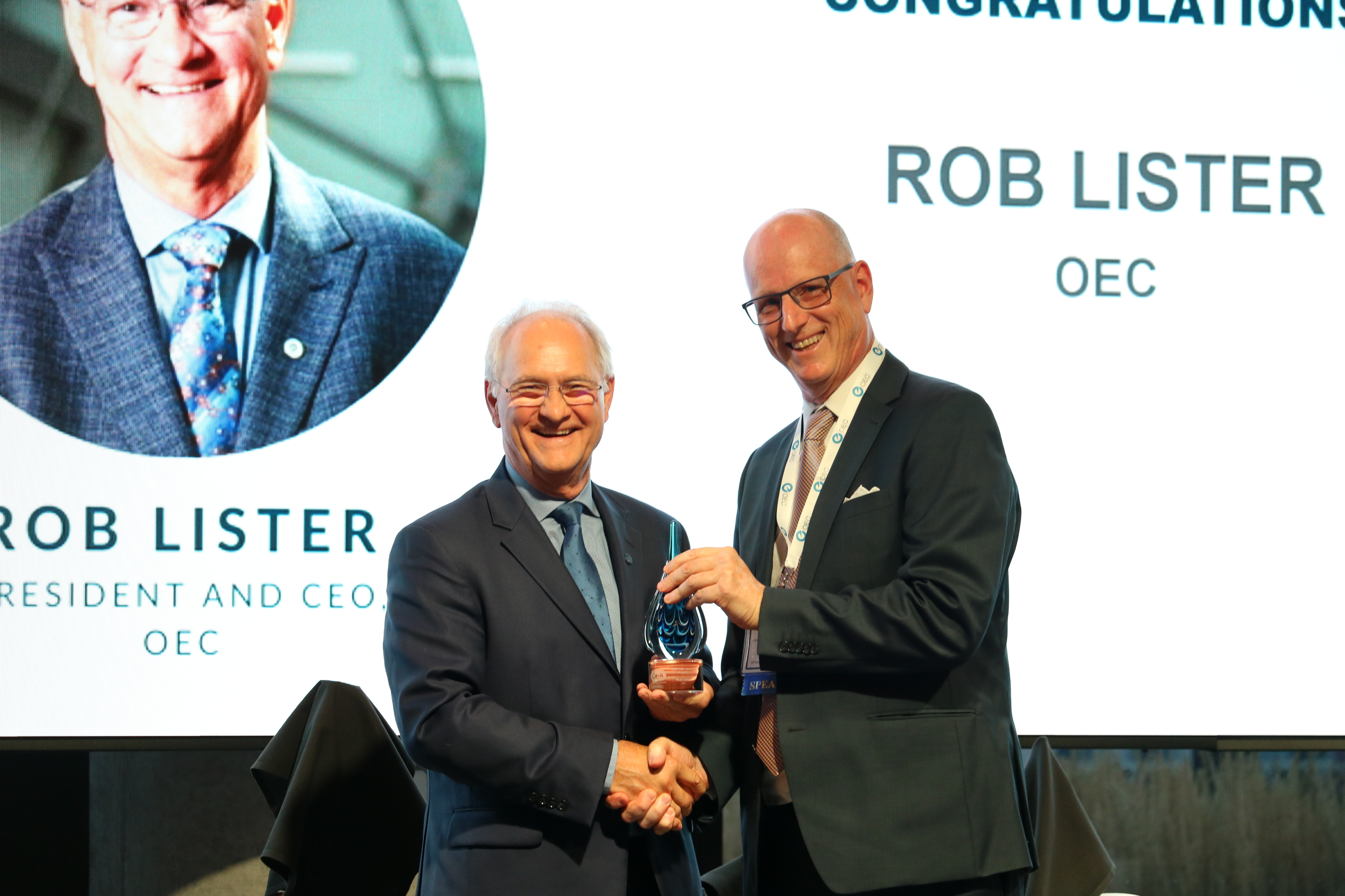 Rob Lister accepting the 2023 Leader of the Year award | OEC